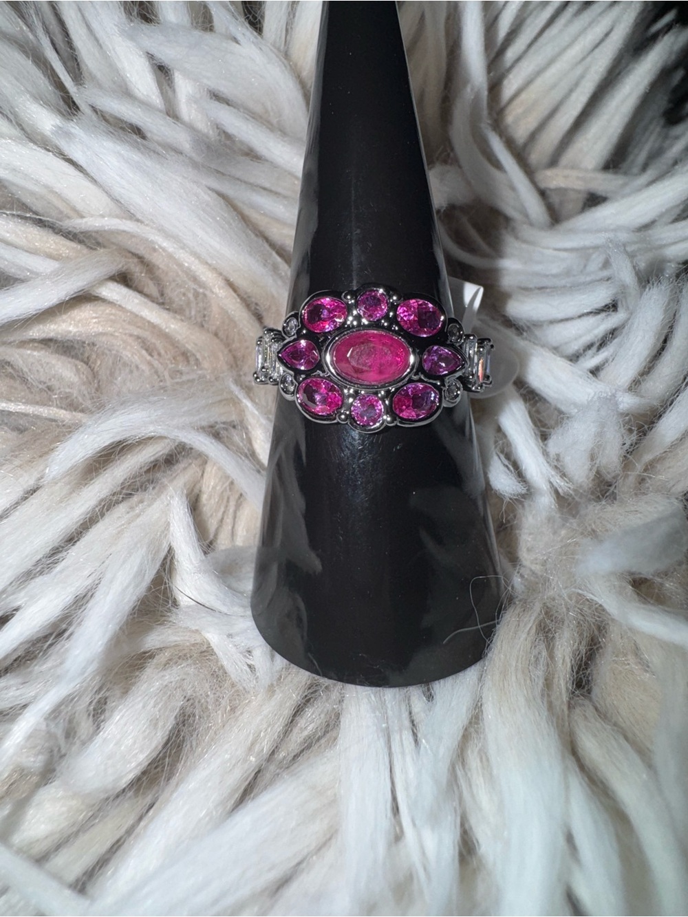 2 HOUR SALE 💕 Bomb Party Ring